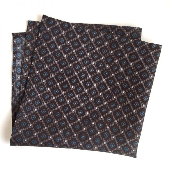 Hishigoushi lattice pattern pocket square