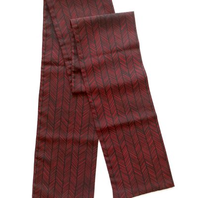 Arrow fletch pattern silk scarf